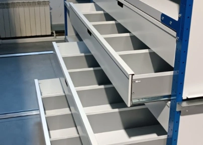 Стеллажи с выдвижными ящиками для склада