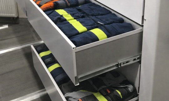 Стеллажи с выдвижными ящикам