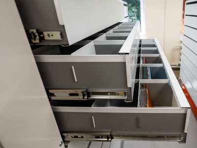 Стеллажи с выдвижными ящиками